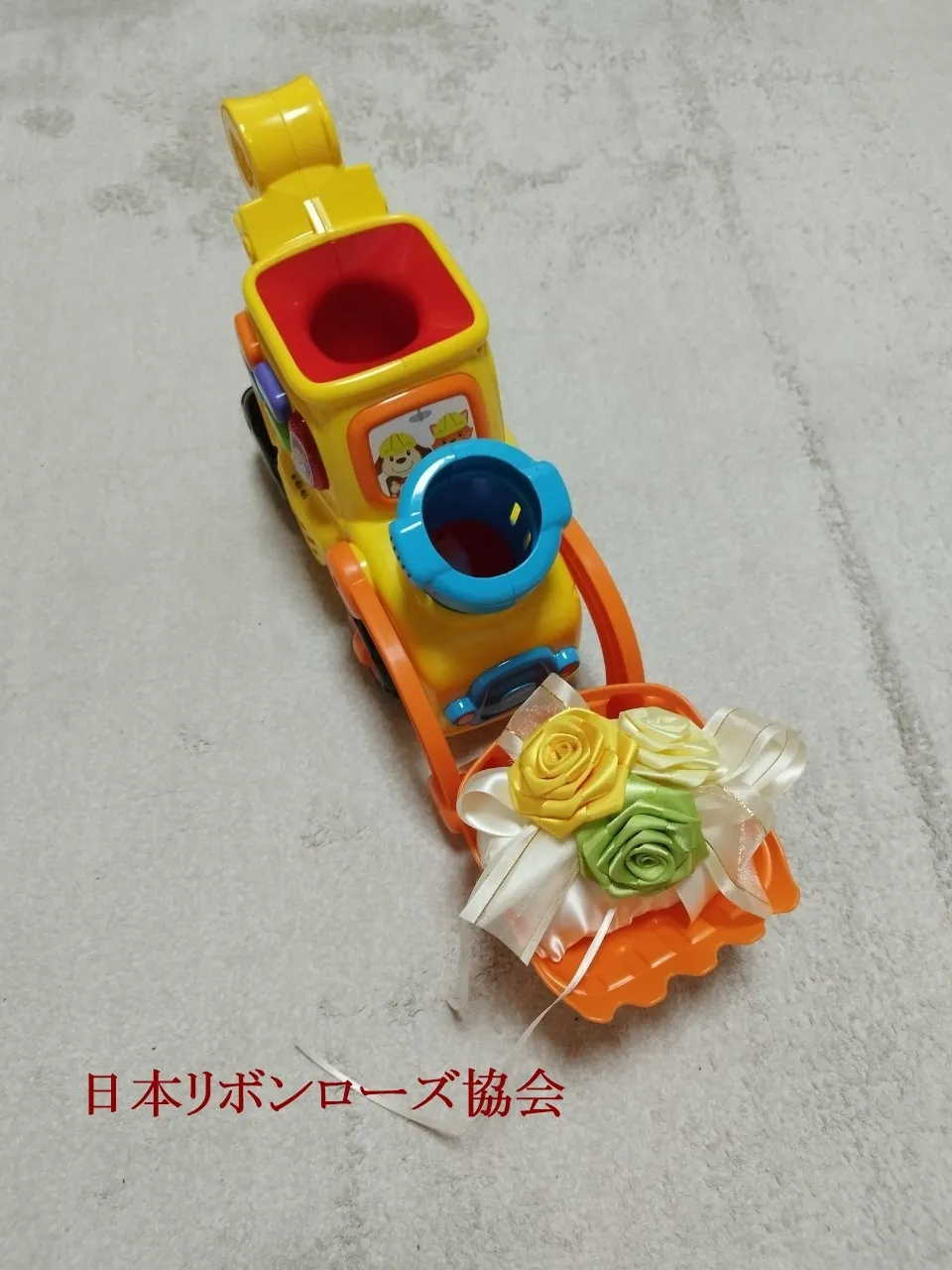 【リボンの薔薇】結婚式にて…個性あるリングピロー