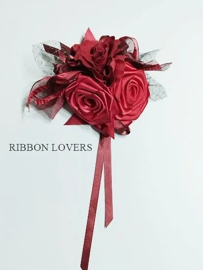 【リボンの薔薇】パーティコーデのコサージュ