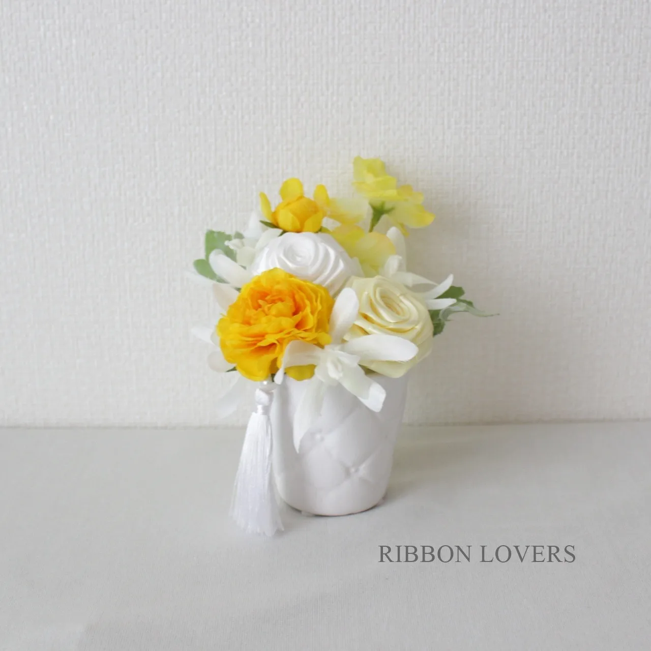 【リボンの薔薇】暑い時節にはリボンローズのお供え花を♪